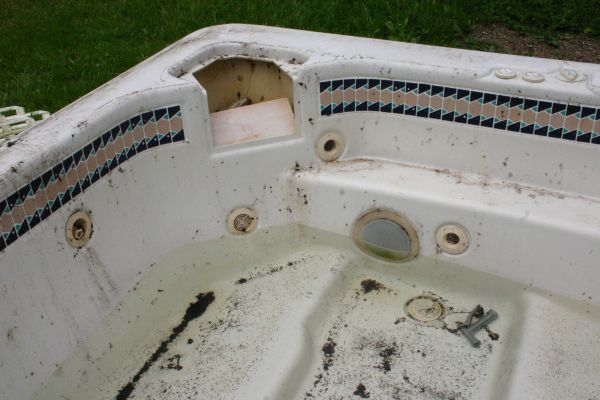 Tub Disposal in New Berlin